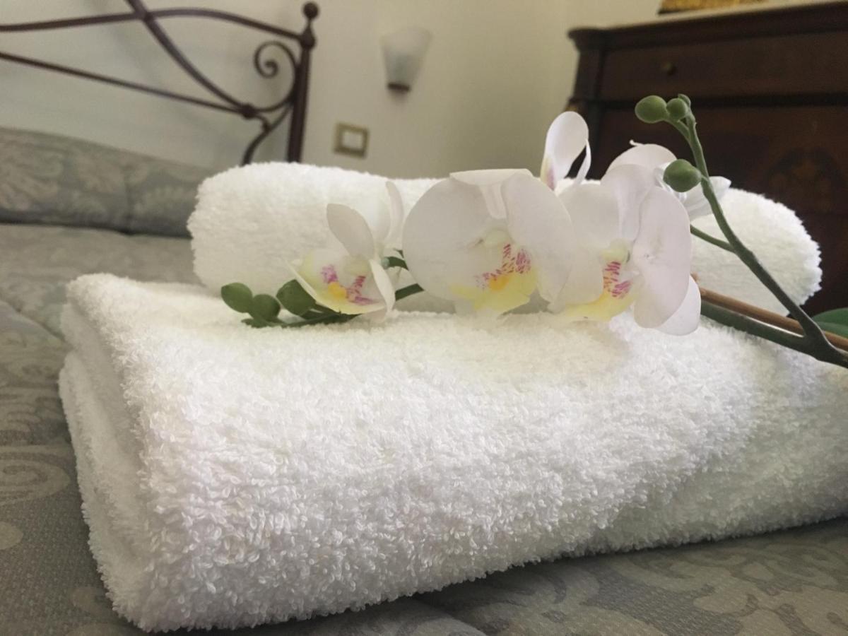 Ciro A Maschio Angioino Bed & Breakfast Napoli Eksteriør bilde